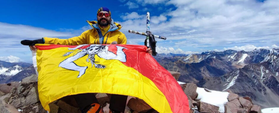 Argentina. Il siciliano Nunzio Bruno scala la vetta del vulcano più alto del mondo: “Missione compiuta ma ho rischiato tanto”  